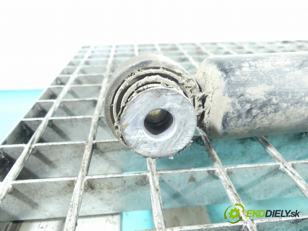 Jaguar F-Pace 16- 2.0d 179KM automatic 132 kW 1999 cm3 5- tlumič zadní pravý