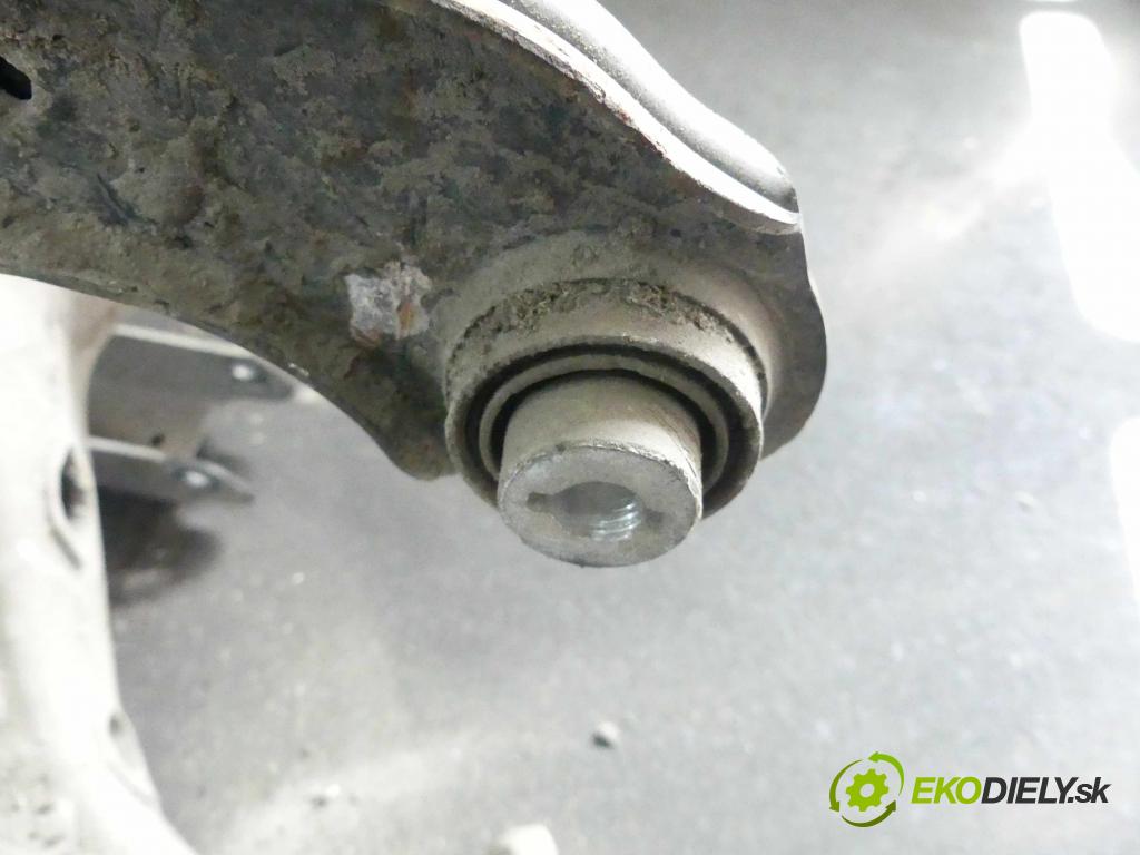 Jaguar F-Pace 16- 2.0d 179KM automatic 132 kW 1999 cm3 5- zadní výztuha (Výztuhy zadní)