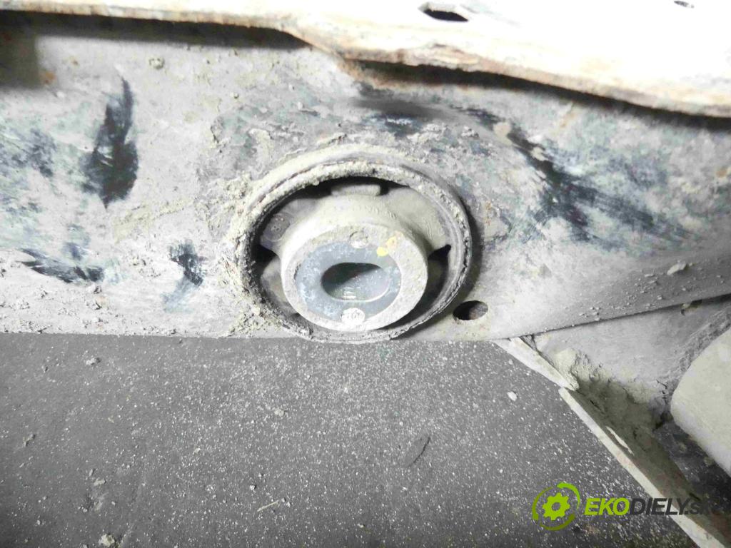 Jaguar F-Pace 16- 2.0d 179KM automatic 132 kW 1999 cm3 5- zadní výztuha (Výztuhy zadní)