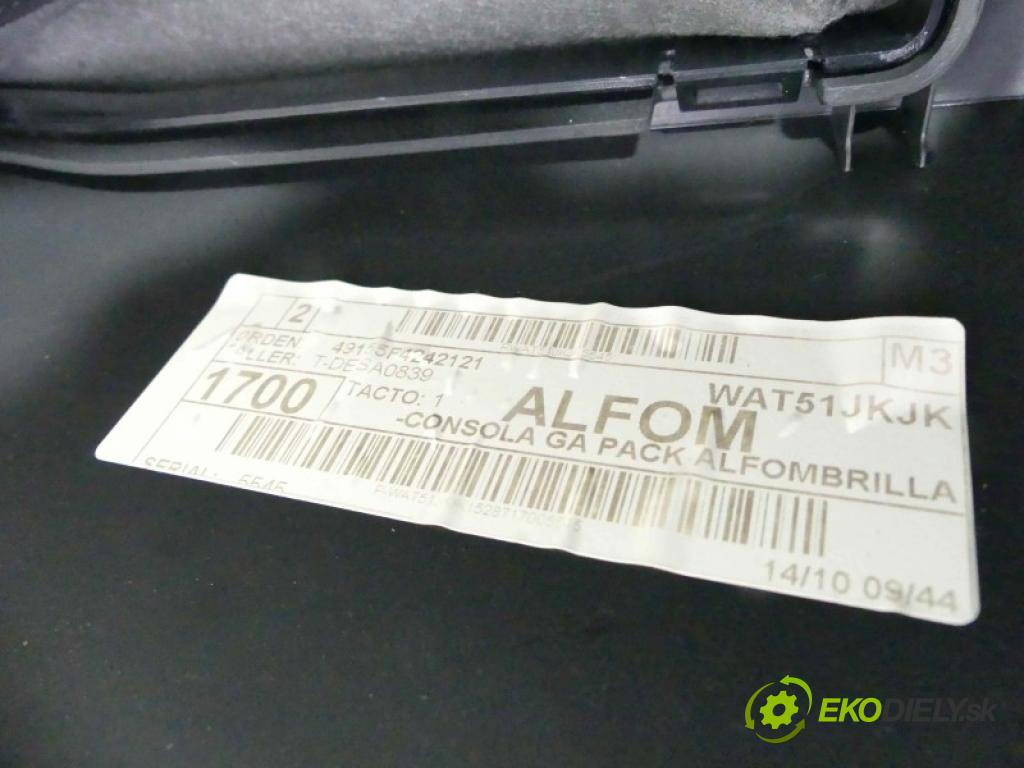 Seat Leon III 2012-2020 1.6 tdi 110 HP manual 81 kW 1598 cm3 5- operadlo 5F0858329A (Lakťová opierka)