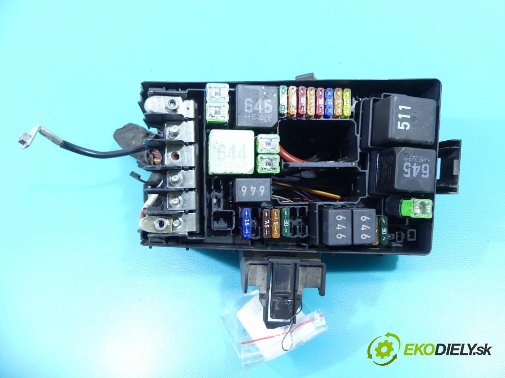 Seat Leon III 2012-2020 1.6 tdi 110 hp manual 81 kW 1598 cm3 5- skříňka pojistková 5Q0937125A (Pojistkové skříňky)