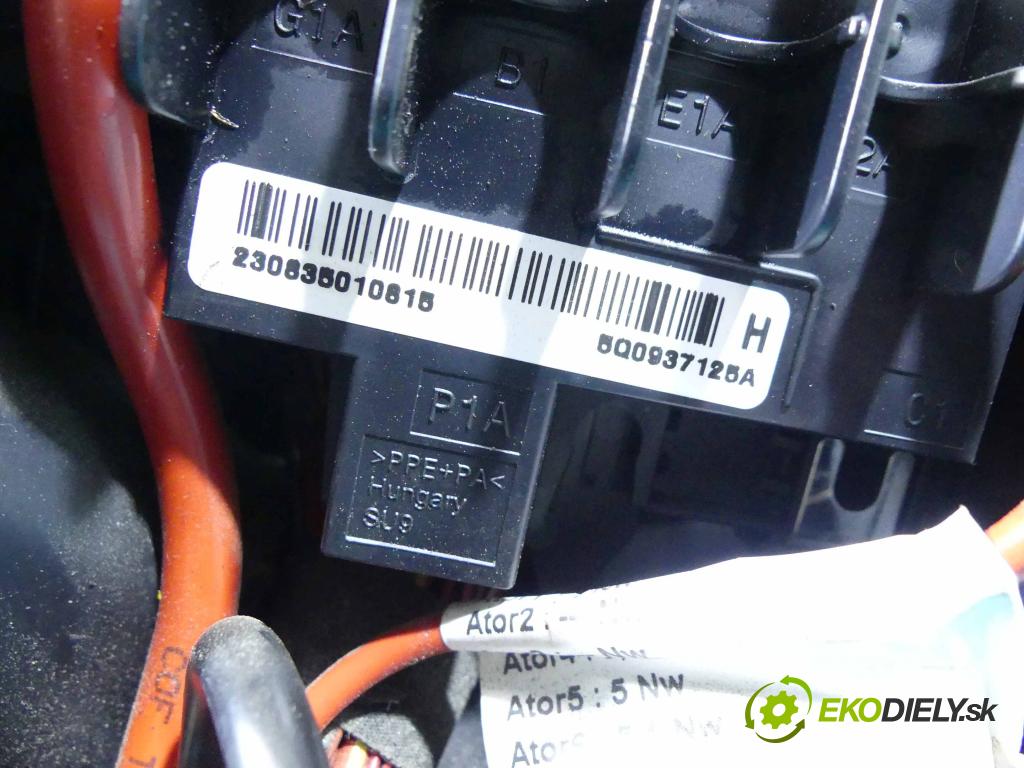 Seat Leon III 2012-2020 1.6 tdi 110 hp manual 81 kW 1598 cm3 5- skříňka pojistková 5Q0937125A (Pojistkové skříňky)