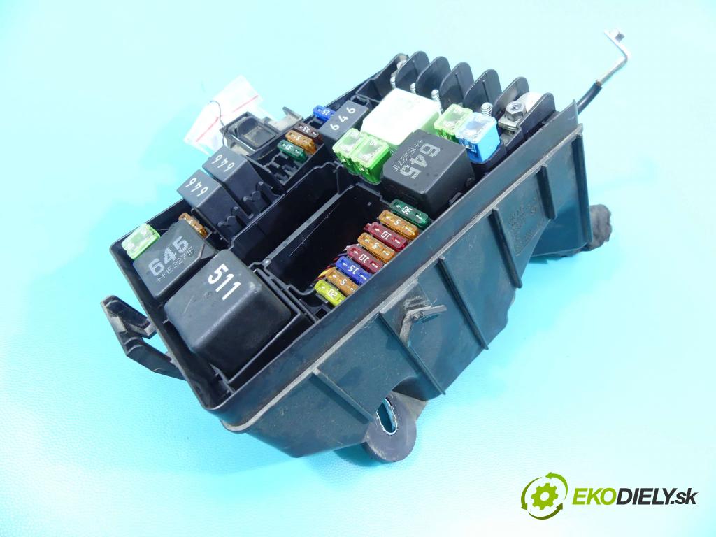 Seat Leon III 2012-2020 1.6 tdi 110 hp manual 81 kW 1598 cm3 5- skříňka pojistková 5Q0937125A (Pojistkové skříňky)