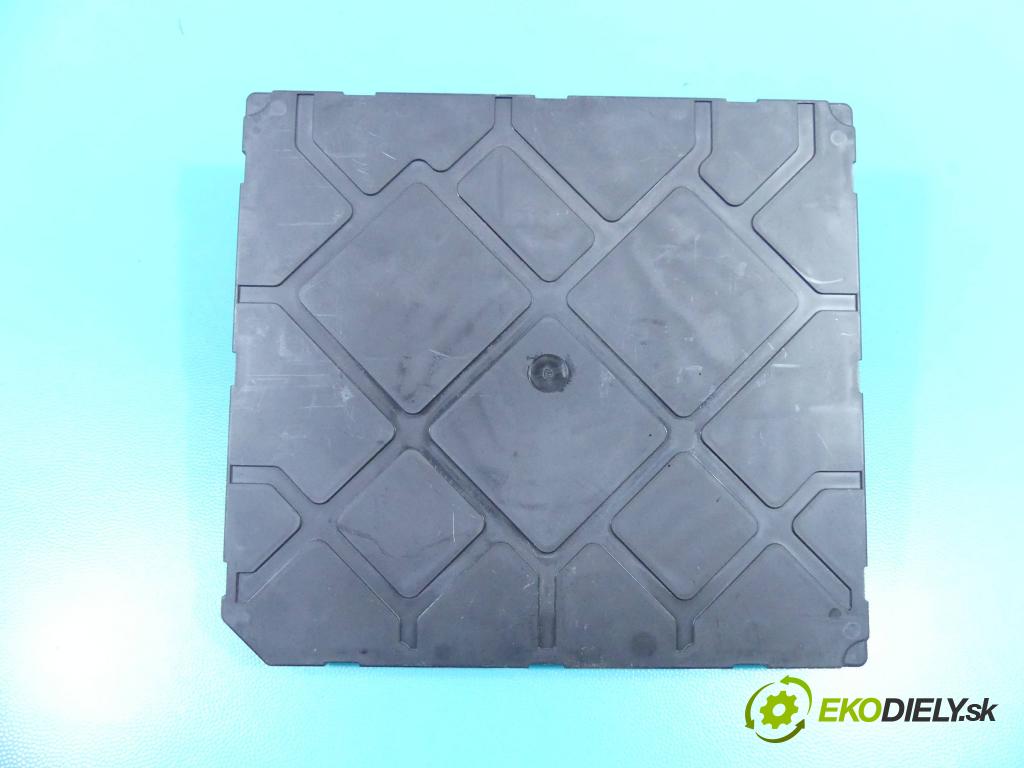 Seat Leon III 2012-2020 1.6 tdi 110 HP manual 81 kW 1598 cm3 5- modul riadiaca jednotka 5Q0937084AR (Ostatné)