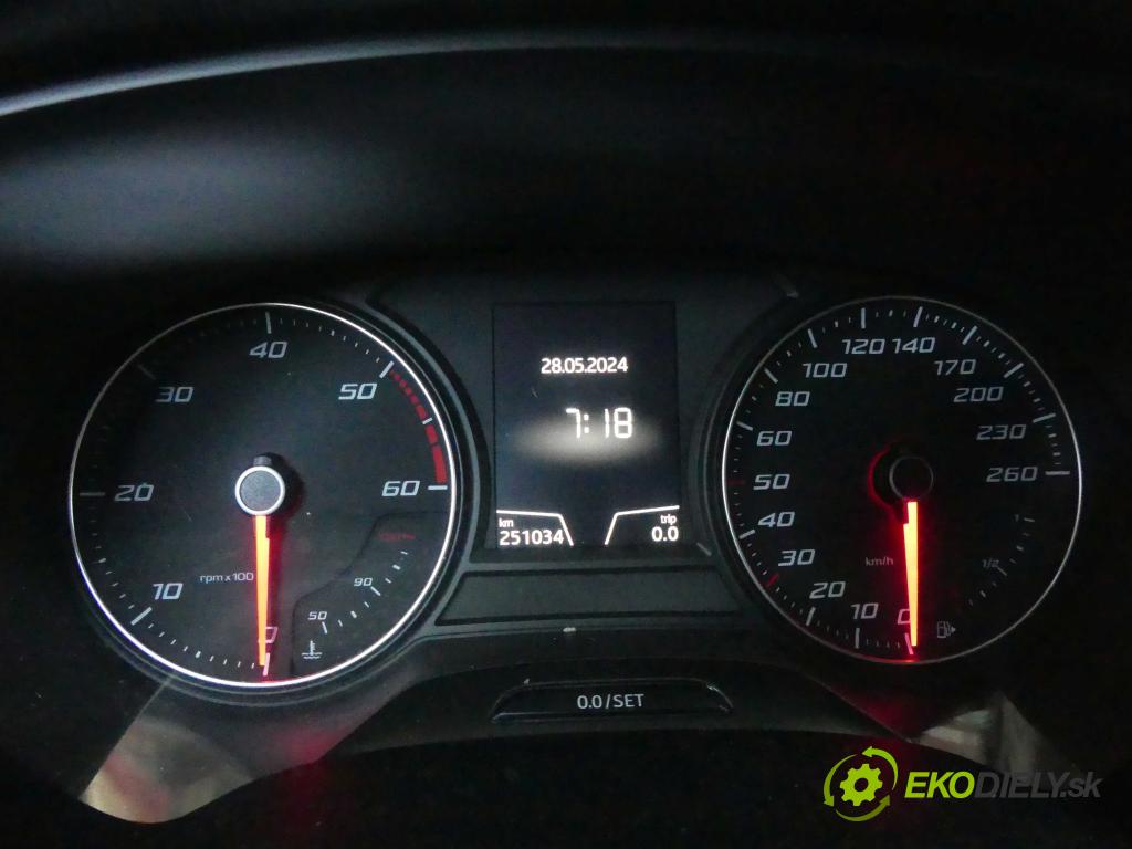 Seat Leon III 2012-2020 1.6 tdi 110 HP manual 81 kW 1598 cm3 5- prístrojovka/ budíky 5F0920873A (Prístrojové dosky, displeje)