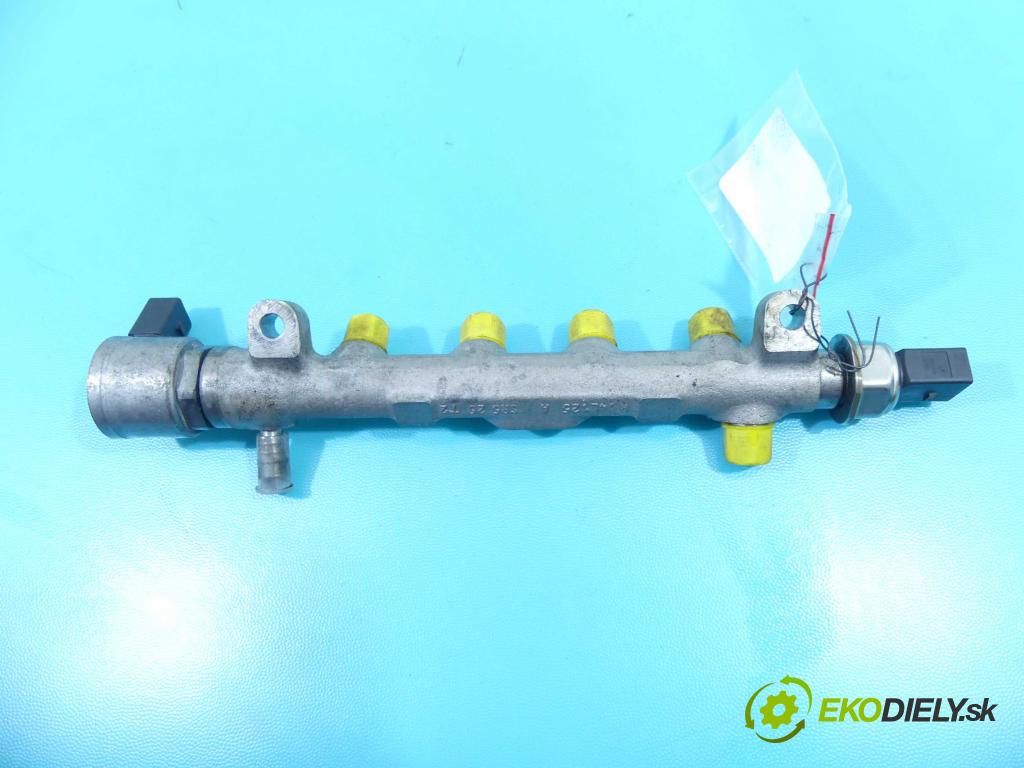 Seat Leon III 2012-2020 1.6 tdi 110 HP manual 81 kW 1598 cm3 5- lišta vstrekovacia 04L089G (Vstrekovacie lišty)