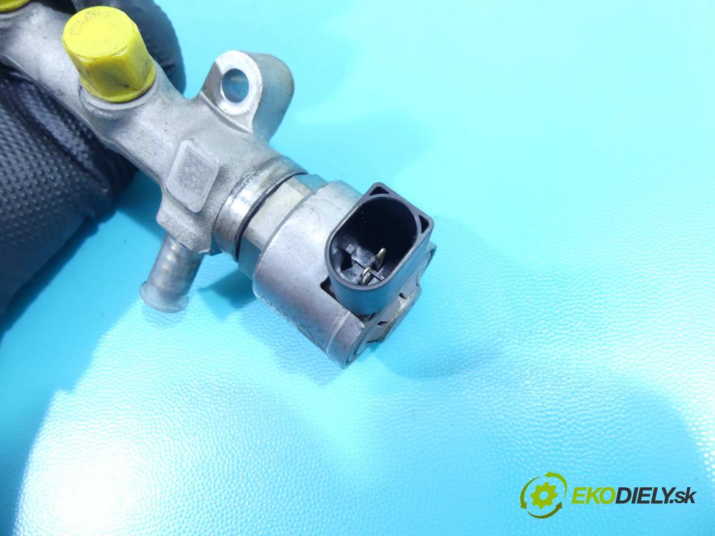 Seat Leon III 2012-2020 1.6 tdi 110 HP manual 81 kW 1598 cm3 5- lišta vstrekovacia 04L089G (Vstrekovacie lišty)