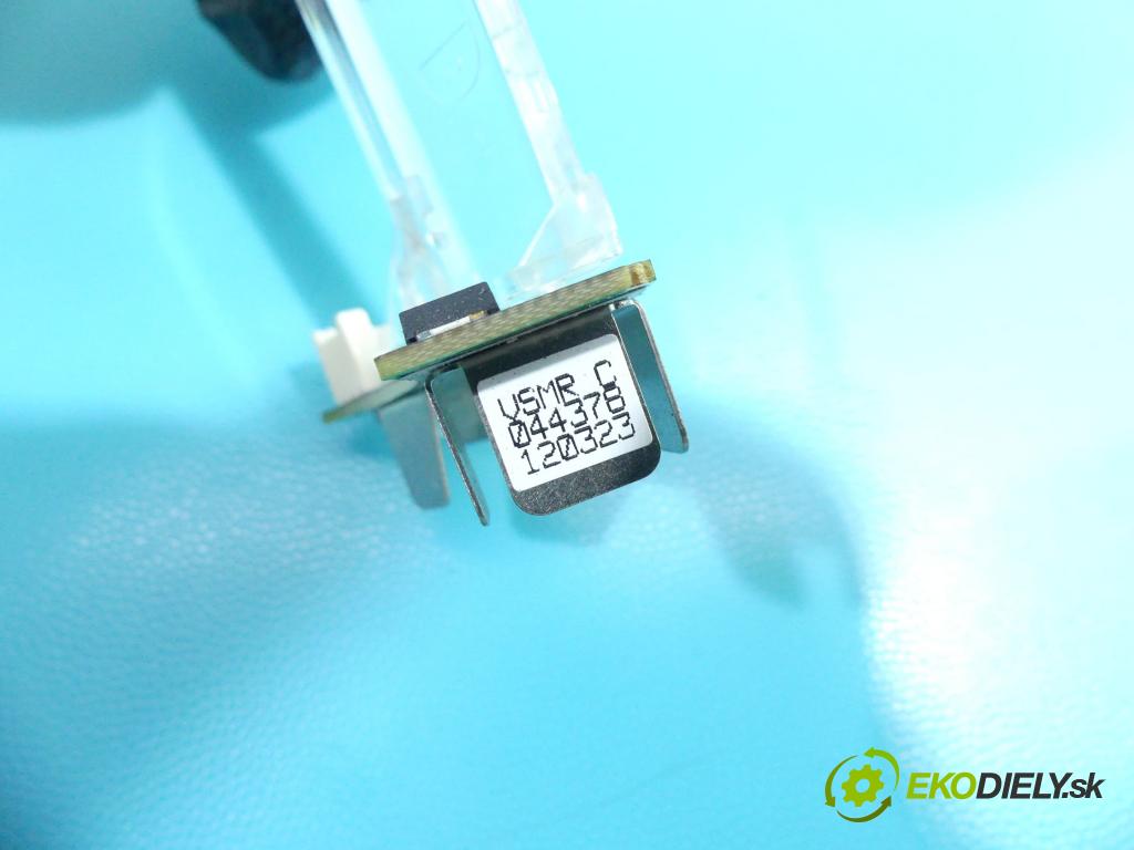 Volvo S60 II 2010-2018 2.0 D3 163 HP automatic 120 kW 1984 cm3 4- Reflektor: pravý VSMRC (Pravé)