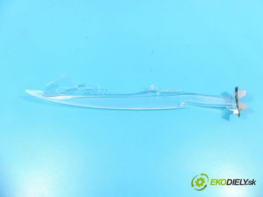 Volvo S60 II 2010-2018 2.0 D3 163 HP automatic 120 kW 1984 cm3 4- Reflektor: pravý VSMRC (Pravé)