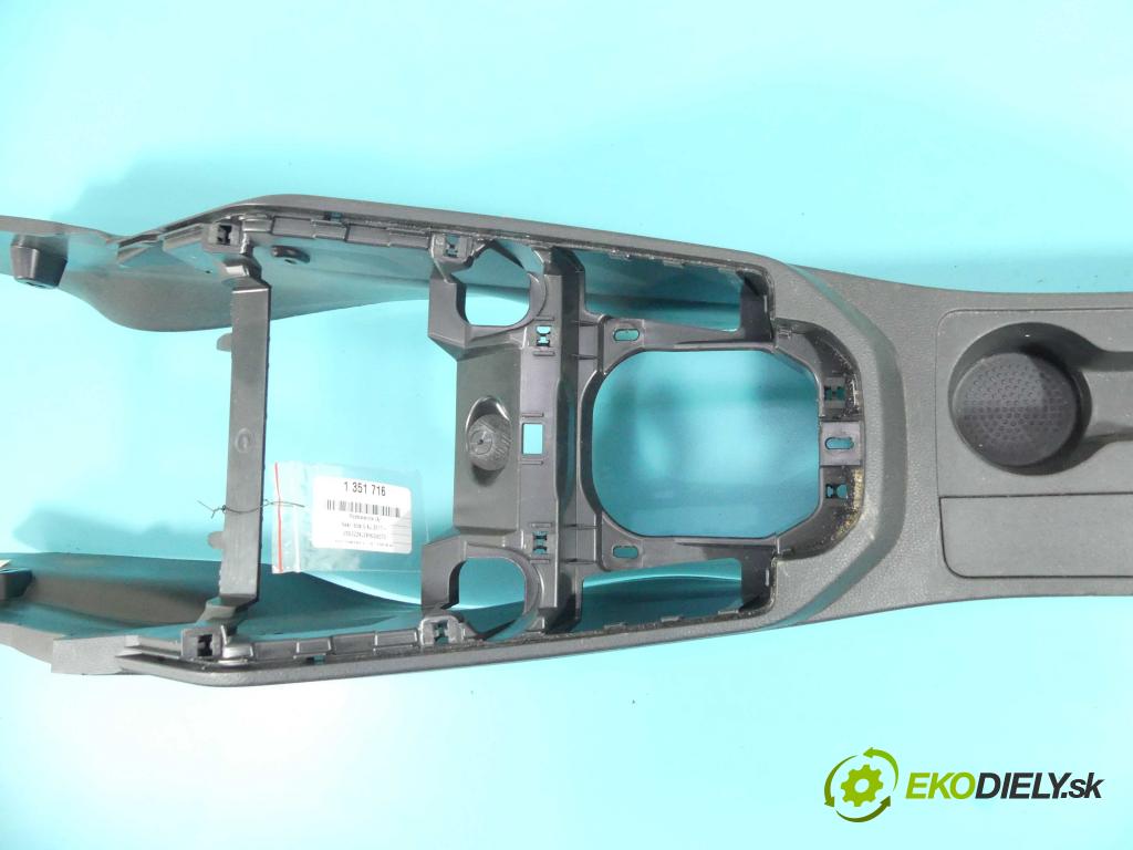 Seat Ibiza V KJ 2017- 1.0 tsi 95 HP manual 70 kW 999 cm3 5- operadlo  (Lakťové opierky)