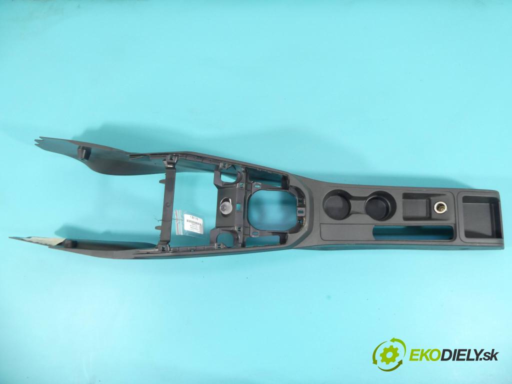 Seat Ibiza V KJ 2017- 1.0 tsi 95 HP manual 70 kW 999 cm3 5- operadlo  (Lakťové opierky)