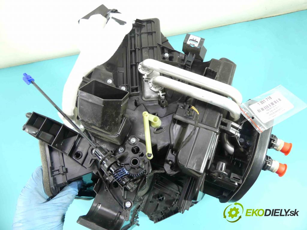 Seat Ibiza V KJ 2017- 1.0 tsi 95 hp manual 70 kW 999 cm3 5- radiátor 2Q0907511D (Radiátory topení)