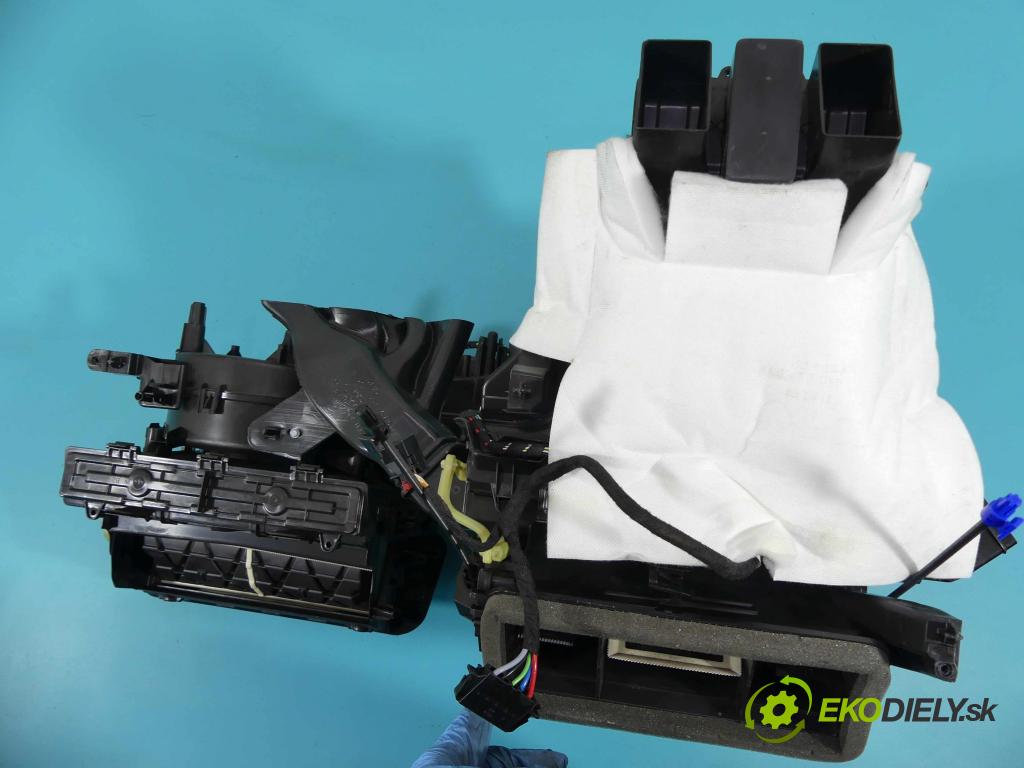 Seat Ibiza V KJ 2017- 1.0 tsi 95 hp manual 70 kW 999 cm3 5- radiátor 2Q0907511D (Radiátory topení)