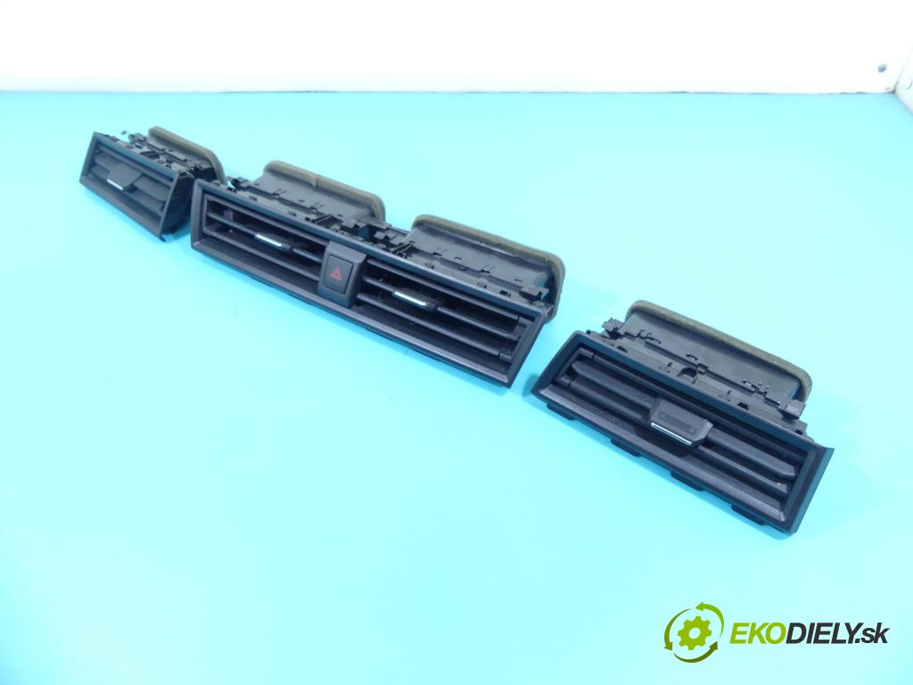 Seat Ibiza V KJ 2017- 1.0 tsi 95 HP manual 70 kW 999 cm3 5- Mřížka: kúrenia stredová 6F1820901M (Mriežky kúrenia (fukáre))