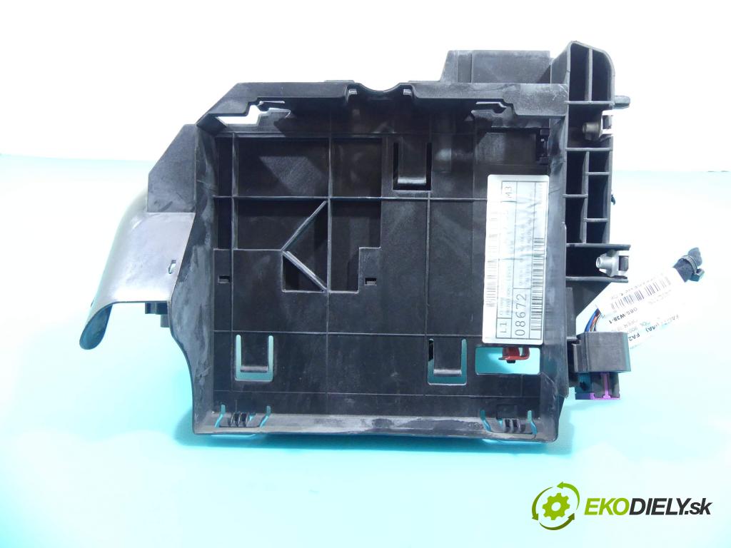 Seat Ibiza V KJ 2017- 1.0 tsi 95 hp manual 70 kW 999 cm3 5- skříňka pojistková 2Q0937615A (Pojistkové skříňky)