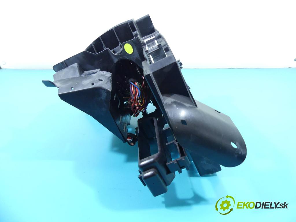 Seat Ibiza V KJ 2017- 1.0 tsi 95 hp manual 70 kW 999 cm3 5- skříňka pojistková 2Q0937615A (Pojistkové skříňky)