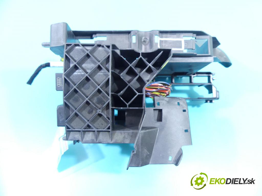 Seat Ibiza V KJ 2017- 1.0 tsi 95 hp manual 70 kW 999 cm3 5- skříňka pojistková 2Q0937615A (Pojistkové skříňky)