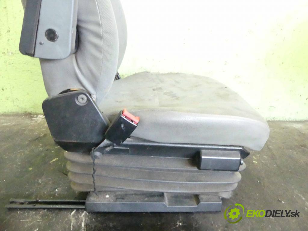 Vw LT II 1996-2006 2.8 tdi 158 HP manual 116 kW 2799 cm3 5- Sedačka ľavý  (Sedačky, sedadlá)