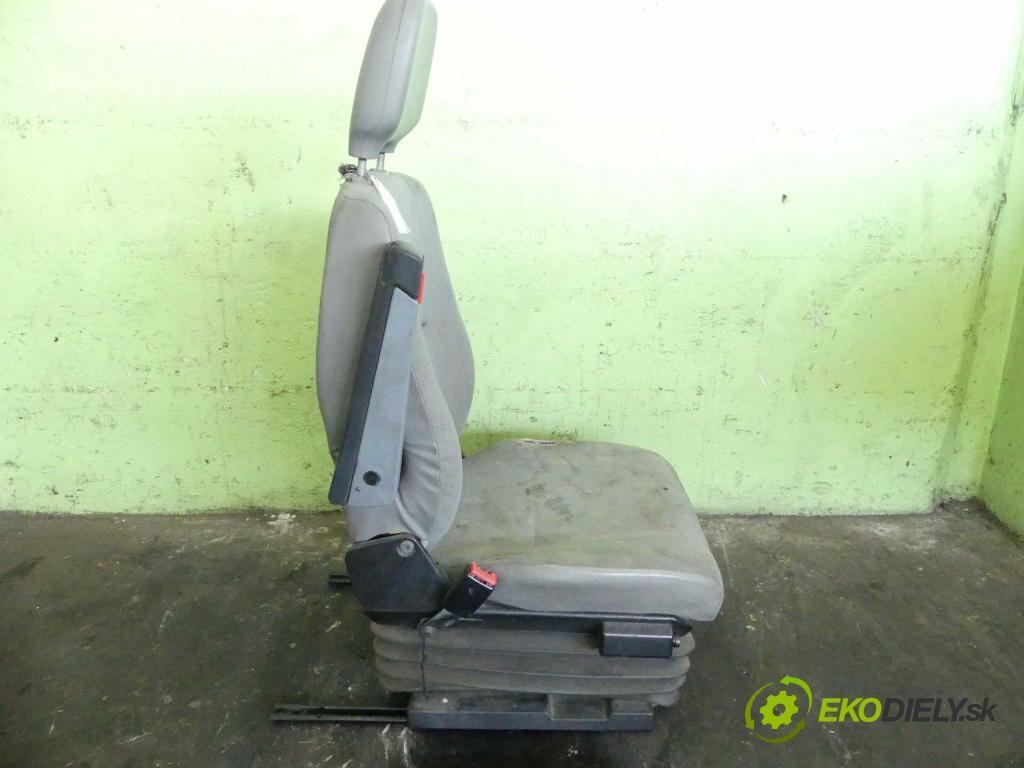 Vw LT II 1996-2006 2.8 tdi 158 HP manual 116 kW 2799 cm3 5- Sedačka ľavý  (Sedačky, sedadlá)