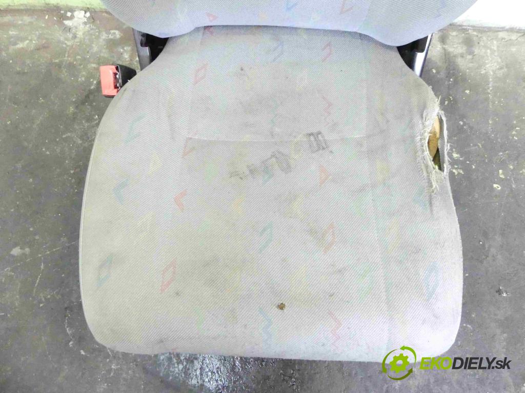 Vw LT II 1996-2006 2.8 tdi 158 HP manual 116 kW 2799 cm3 5- Sedačka ľavý  (Sedačky, sedadlá)