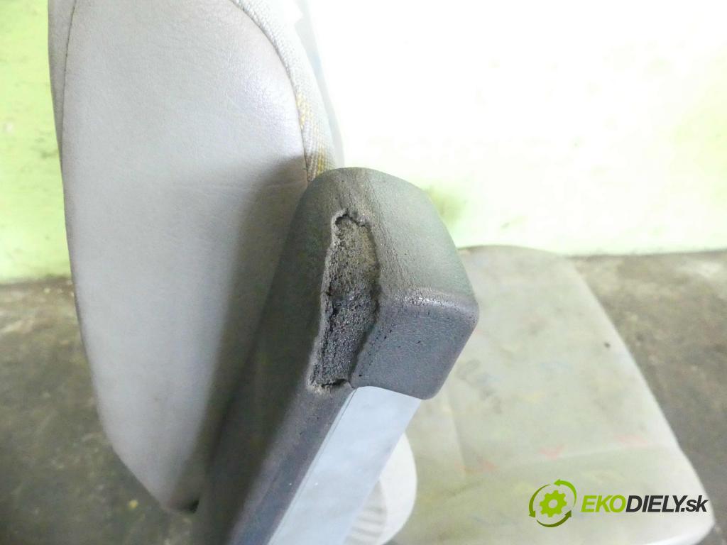 Vw LT II 1996-2006 2.8 tdi 158 HP manual 116 kW 2799 cm3 5- Sedačka ľavý  (Sedačky, sedadlá)