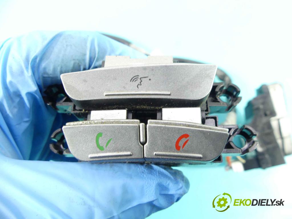 Hyundai Ix35 2.0 crdi 136hp manual 100 kW 1995 cm3 5- Přepínač multifunkční: řízení: 96700-2S300 (Páčky pod volantem)