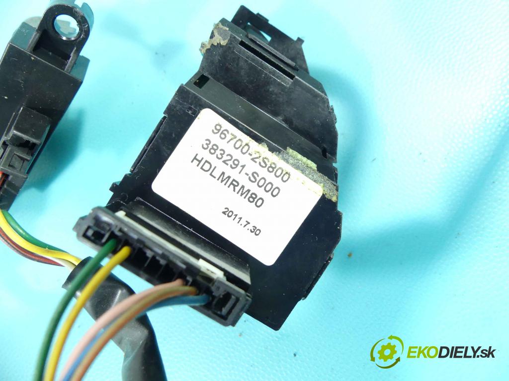 Hyundai Ix35 2.0 crdi 136hp manual 100 kW 1995 cm3 5- Přepínač multifunkční: řízení: 96700-2S300 (Páčky pod volantem)