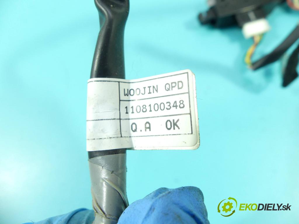 Hyundai Ix35 2.0 crdi 136hp manual 100 kW 1995 cm3 5- Přepínač multifunkční: řízení: 96700-2S300 (Páčky pod volantem)