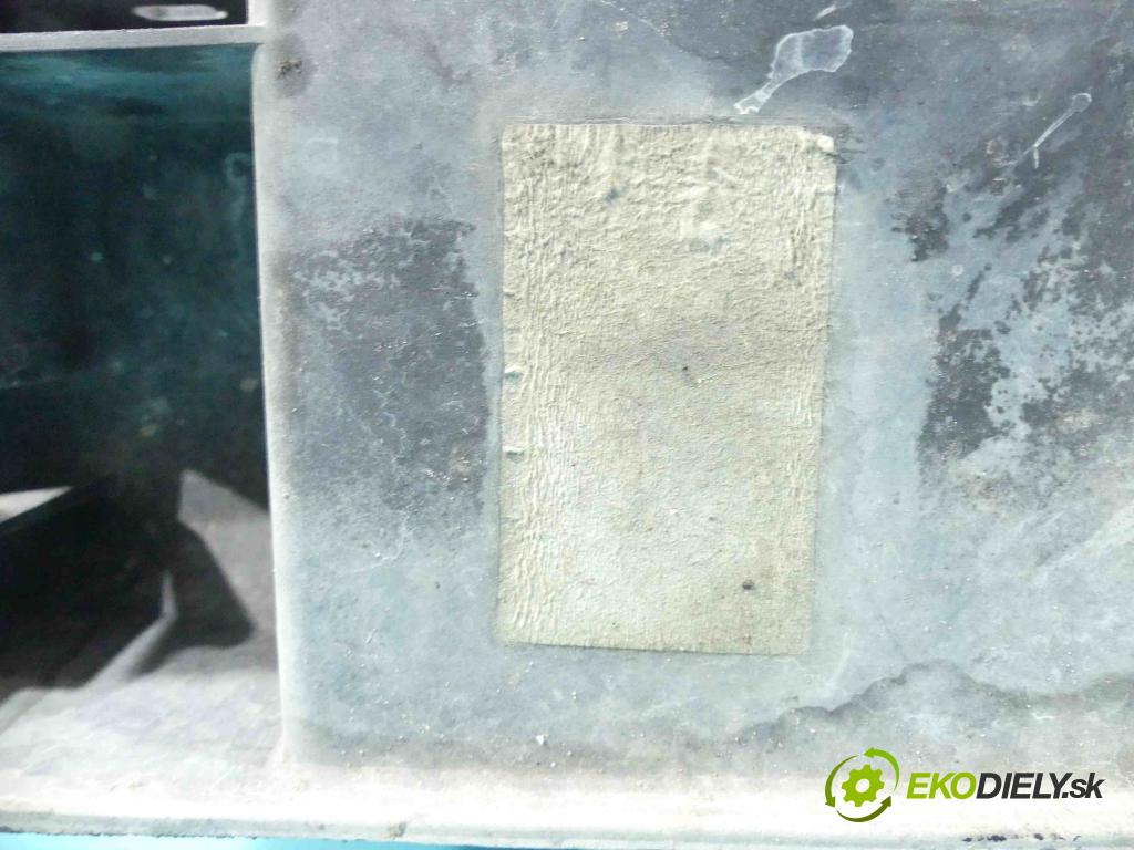 Peugeot 207 1.4 16V 95 hp manual 70 kW 1397 cm3 5- stěna přední 9682586580 (Výztuhy přední)