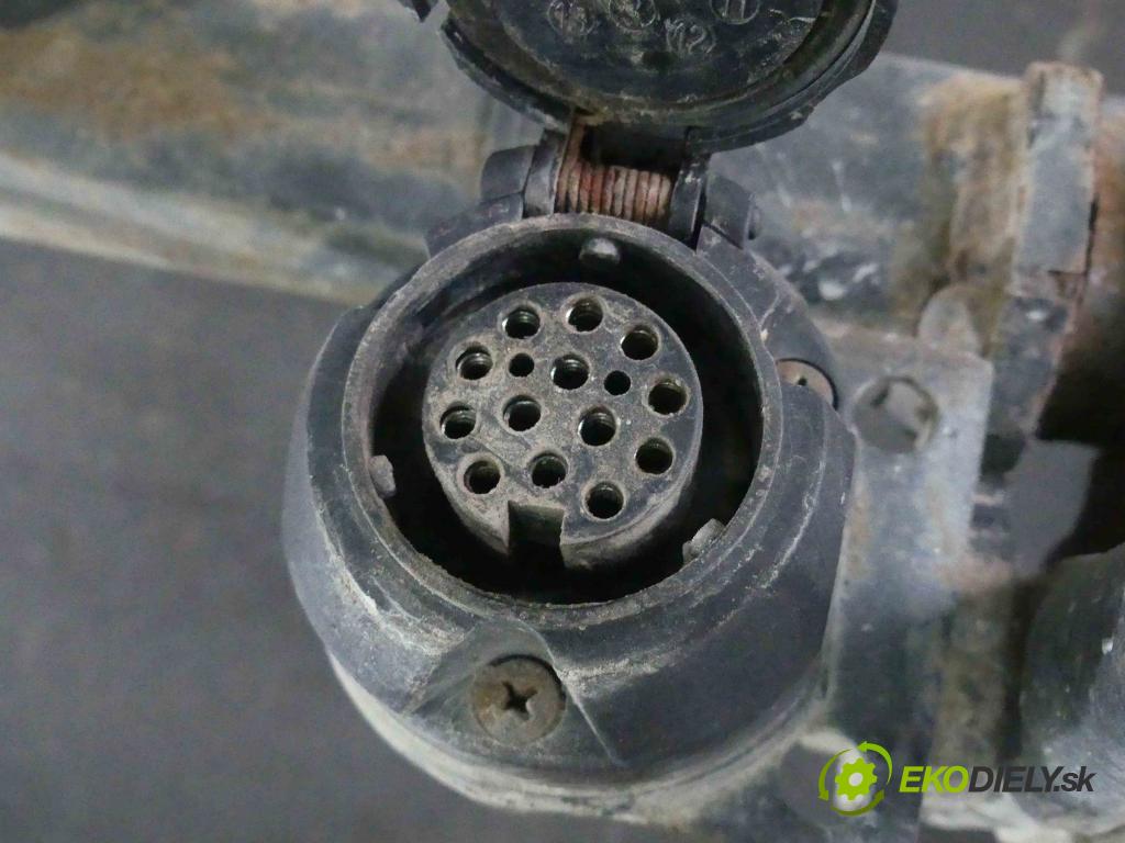 Peugeot 207 1.4 16V 95 hp manual 70 kW 1397 cm3 5- oko tažné 506626 (Tažná zařízení)