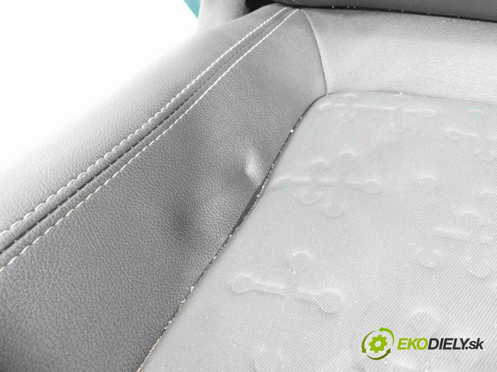 Opel Meriva B 2010-2017 1.4 T 120 HP manual 88 kW 1364 cm3 5- Sedačka ľavý  (Sedačky, sedadlá)