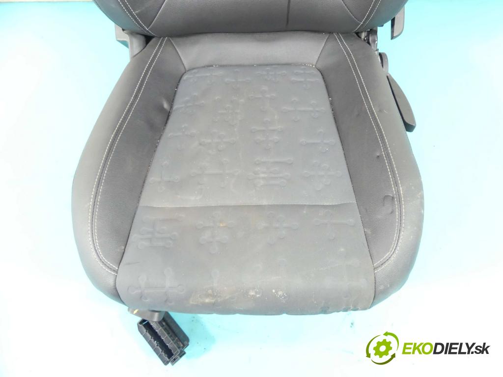 Opel Meriva B 2010-2017 1.4 T 120 HP manual 88 kW 1364 cm3 5- Sedačka ľavý  (Sedačky, sedadlá)