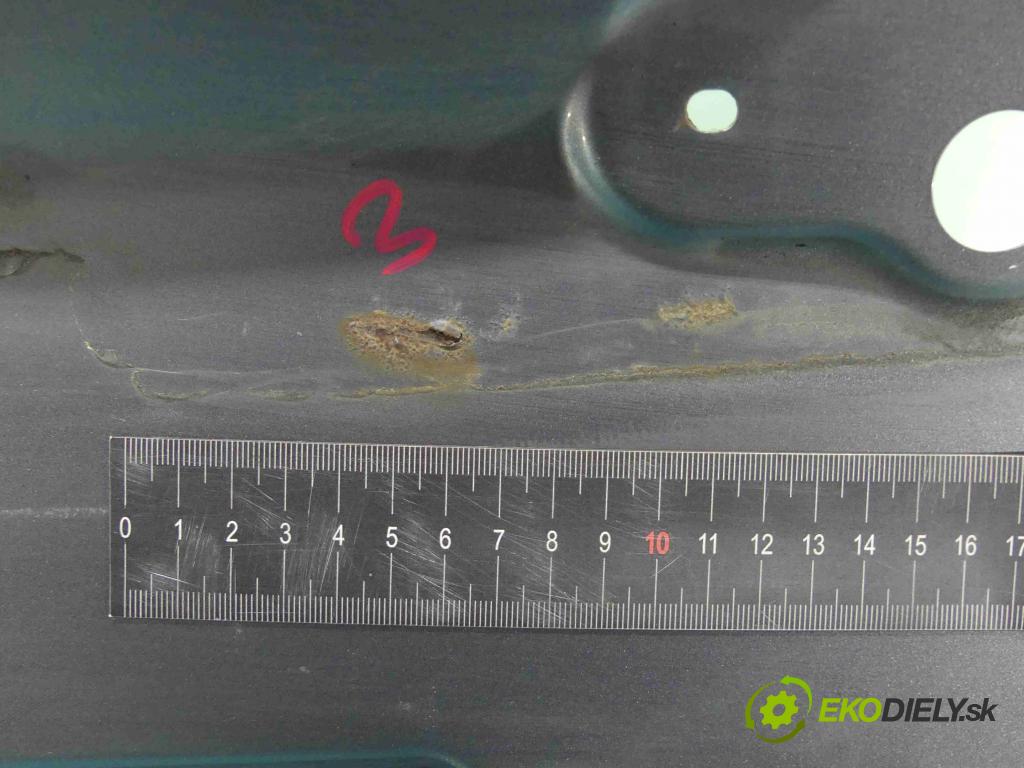 Hyundai Ix35 2.0 crdi 136hp manual 100 kW 1995 cm3 5- zadní kufrové dveře  (Zadní kapoty)