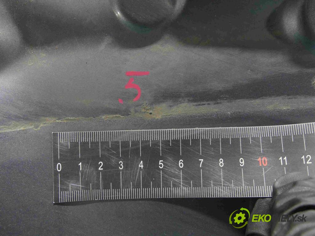 Hyundai Ix35 2.0 crdi 136hp manual 100 kW 1995 cm3 5- zadní kufrové dveře  (Zadní kapoty)