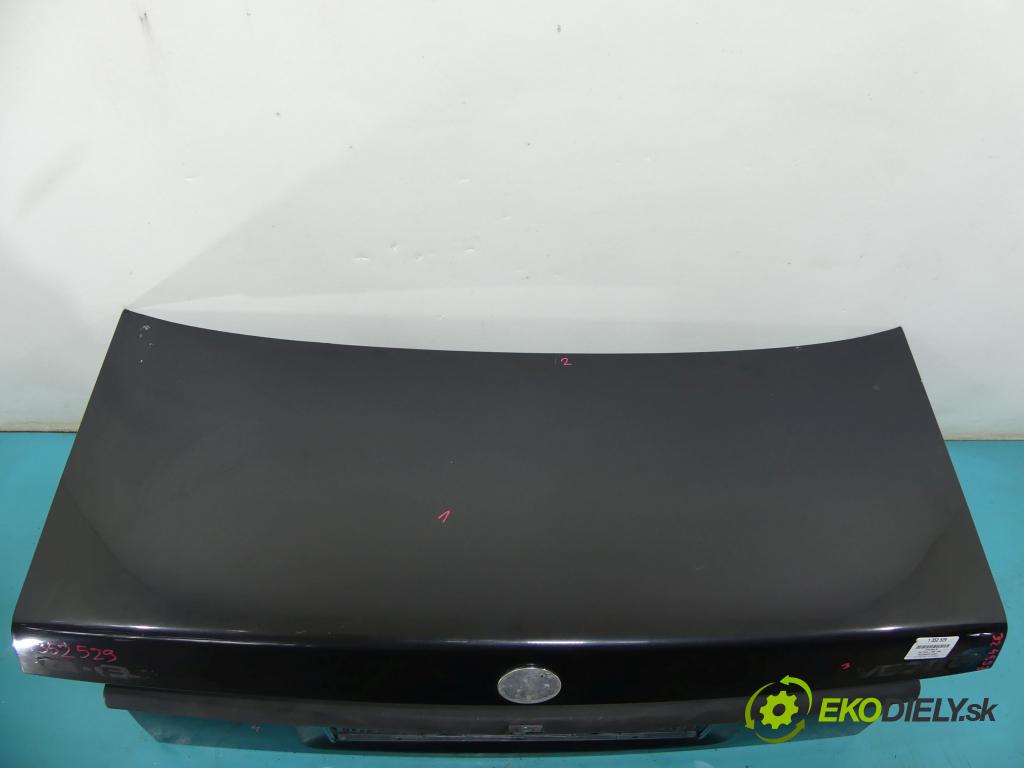 Opel Vectra A 1988-1995 1.6 75 hp manual 55 kW 1598 cm3 4- zadní kufrové dveře  (Zadní kapoty)