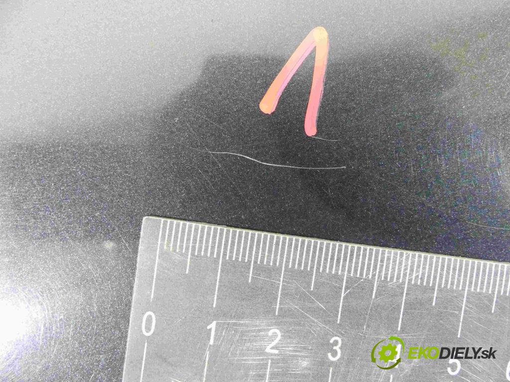 Opel Vectra A 1988-1995 1.6 75 hp manual 55 kW 1598 cm3 4- zadní kufrové dveře  (Zadní kapoty)