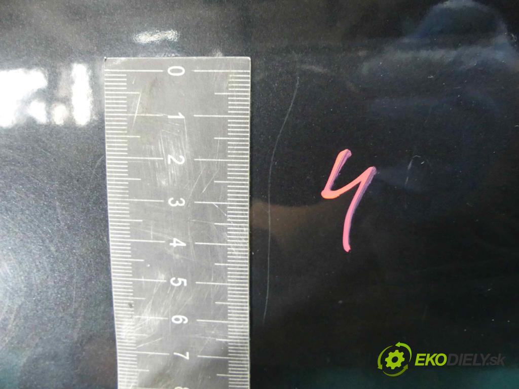 Opel Vectra A 1988-1995 1.6 75 hp manual 55 kW 1598 cm3 4- zadní kufrové dveře  (Zadní kapoty)