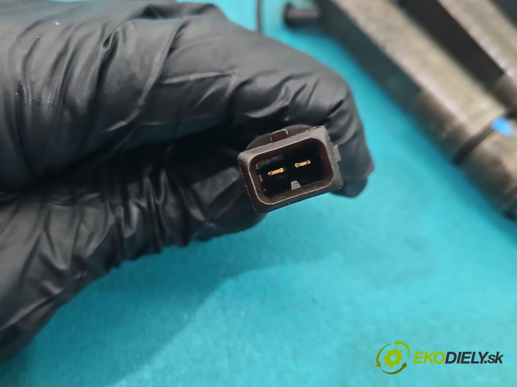 Vw Passat B5 1995-2005 1.9 tdi 110 HP manual 81 kW 1896 cm3 5- vstrek 028130201J (Vstrekovač paliva)