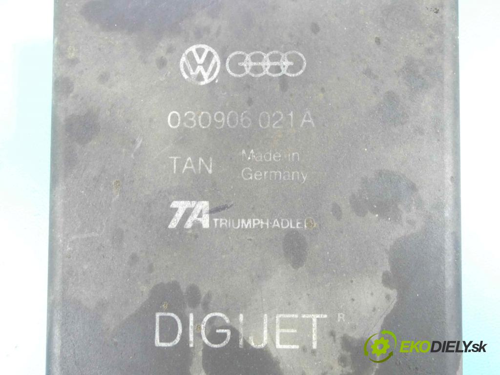 Vw Polo III 6N 1994-2001 1.3 8v 54 hp manual 40 kW 1272 cm3 3- řídící jednotka motoru 030906021A