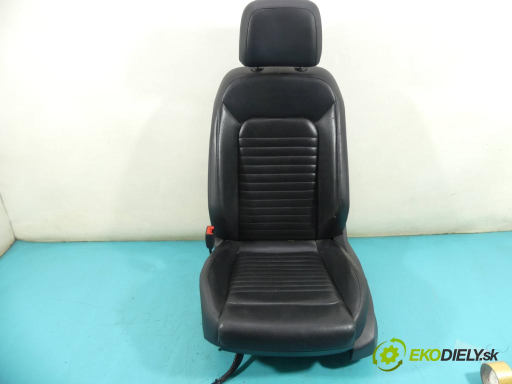 Vw Passat B8 2014 - 2.0 tdi 239KM automatic 176 kW 1968 cm3 5- Sedačka ľavý  (Sedačky, sedadlá)