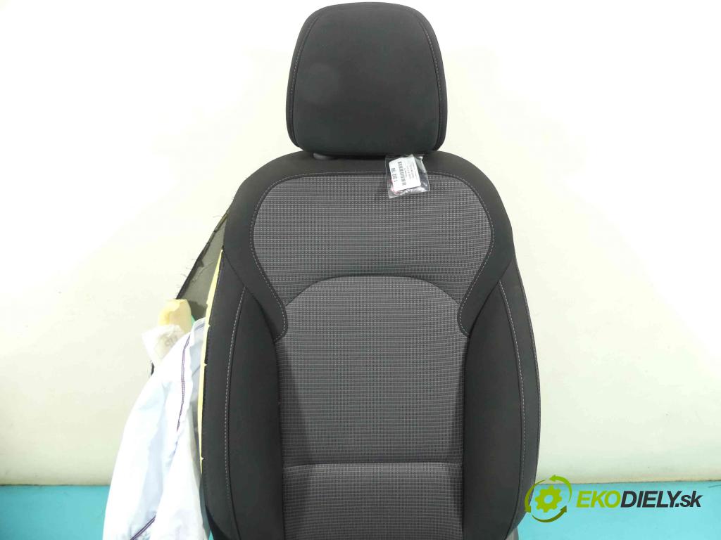 Hyundai I30 III 2016- 1.5 DPI 16V 110 HP manual 80,9 kW 1498 cm3 5- Sedačka pravý  (Sedačky, sedadlá)