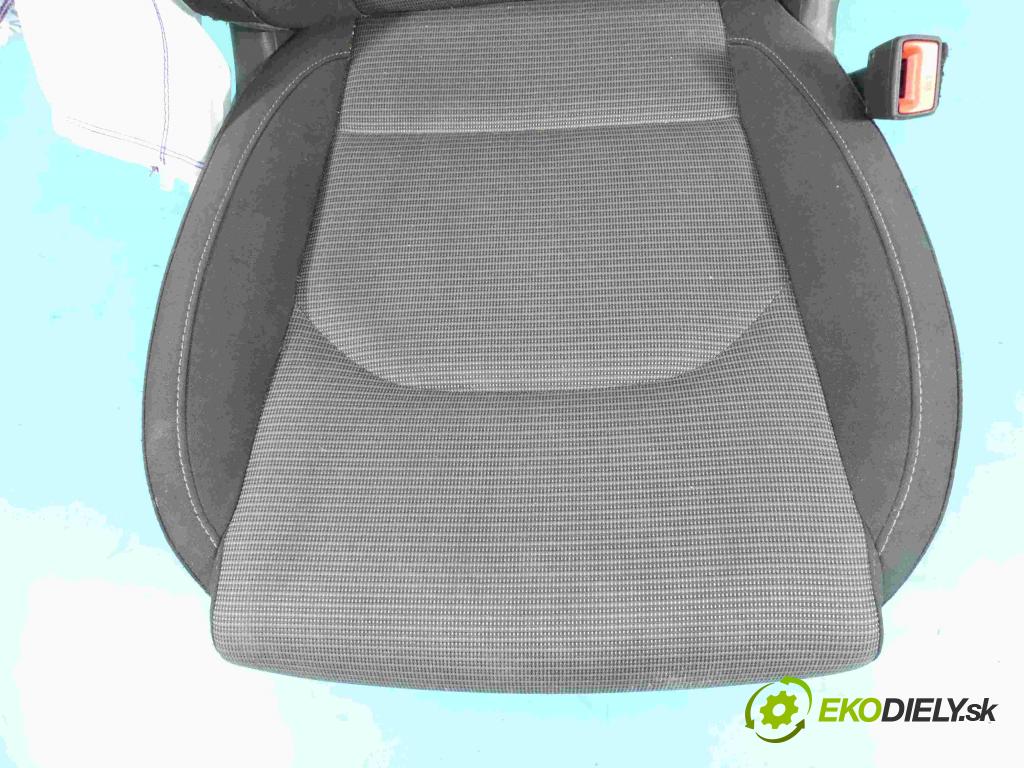 Hyundai I30 III 2016- 1.5 DPI 16V 110 HP manual 80,9 kW 1498 cm3 5- Sedačka pravý  (Sedačky, sedadlá)