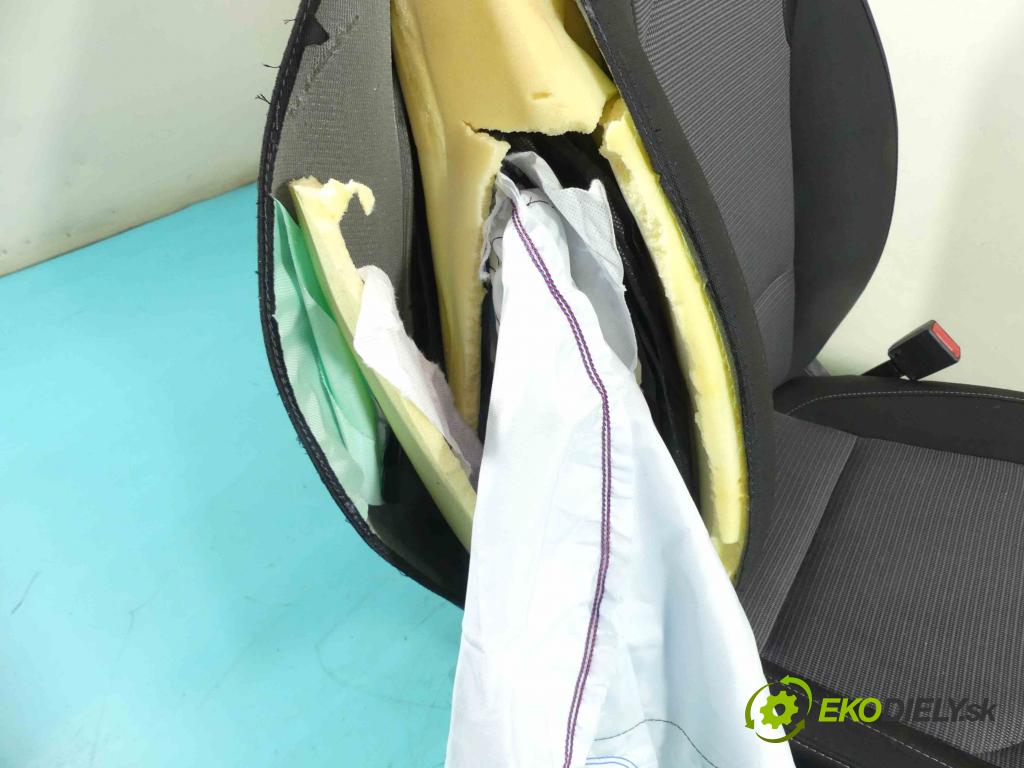 Hyundai I30 III 2016- 1.5 DPI 16V 110 HP manual 80,9 kW 1498 cm3 5- Sedačka pravý  (Sedačky, sedadlá)