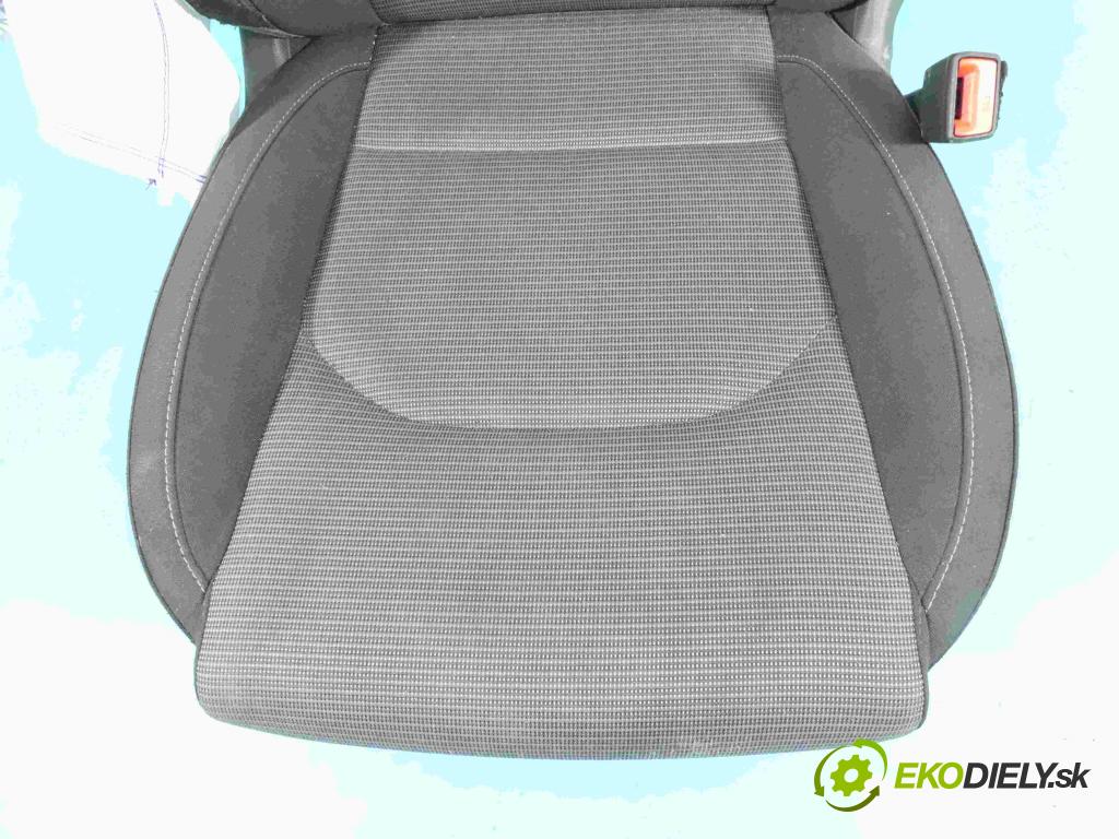 Hyundai I30 III 2016- 1.5 DPI 16V 110 HP manual 80,9 kW 1498 cm3 5- Sedačka pravý  (Sedačky, sedadlá)