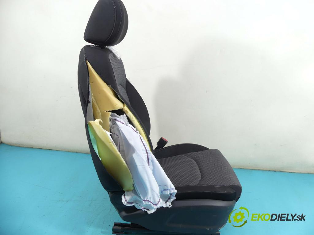 Hyundai I30 III 2016- 1.5 DPI 16V 110 HP manual 80,9 kW 1498 cm3 5- Sedačka pravý  (Sedačky, sedadlá)