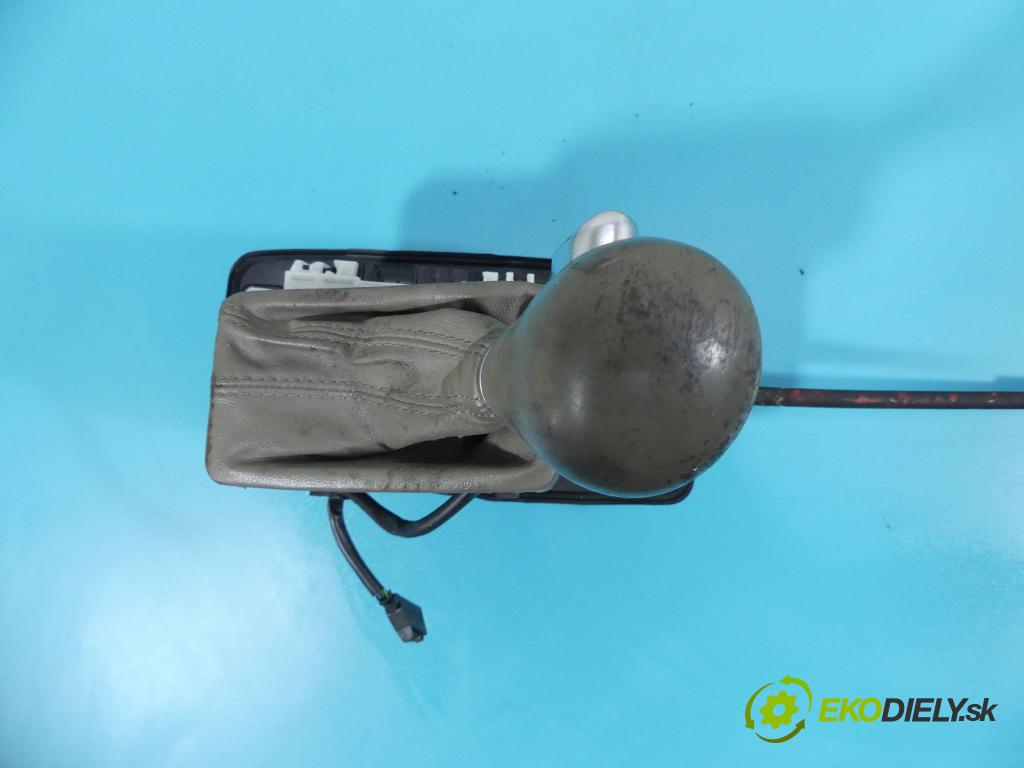 Audi A6 C6 2004-2011 3.0 V6 tdi 224hp automatic 165 kW 2967 cm3 4- Páka: Změny: stupeň,rýchlosť 4F1713041R (Rýchlostné páky / kulisy)