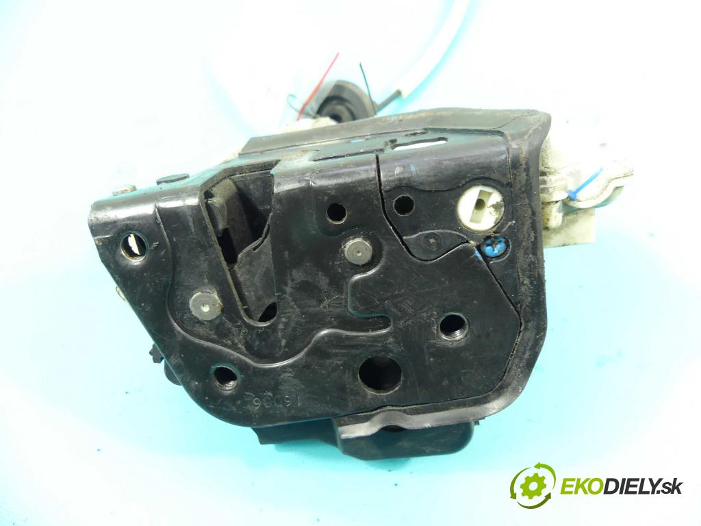 Audi A6 C6 2004-2011 3.0 V6 tdi 224 hp automatic 165 kW 2967 cm3 4- zámek přední pravý 4F1837016