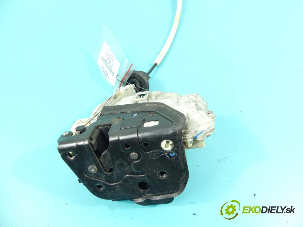 Audi A6 C6 2004-2011 3.0 V6 tdi 224 hp automatic 165 kW 2967 cm3 4- zámek přední pravý 4F1837016