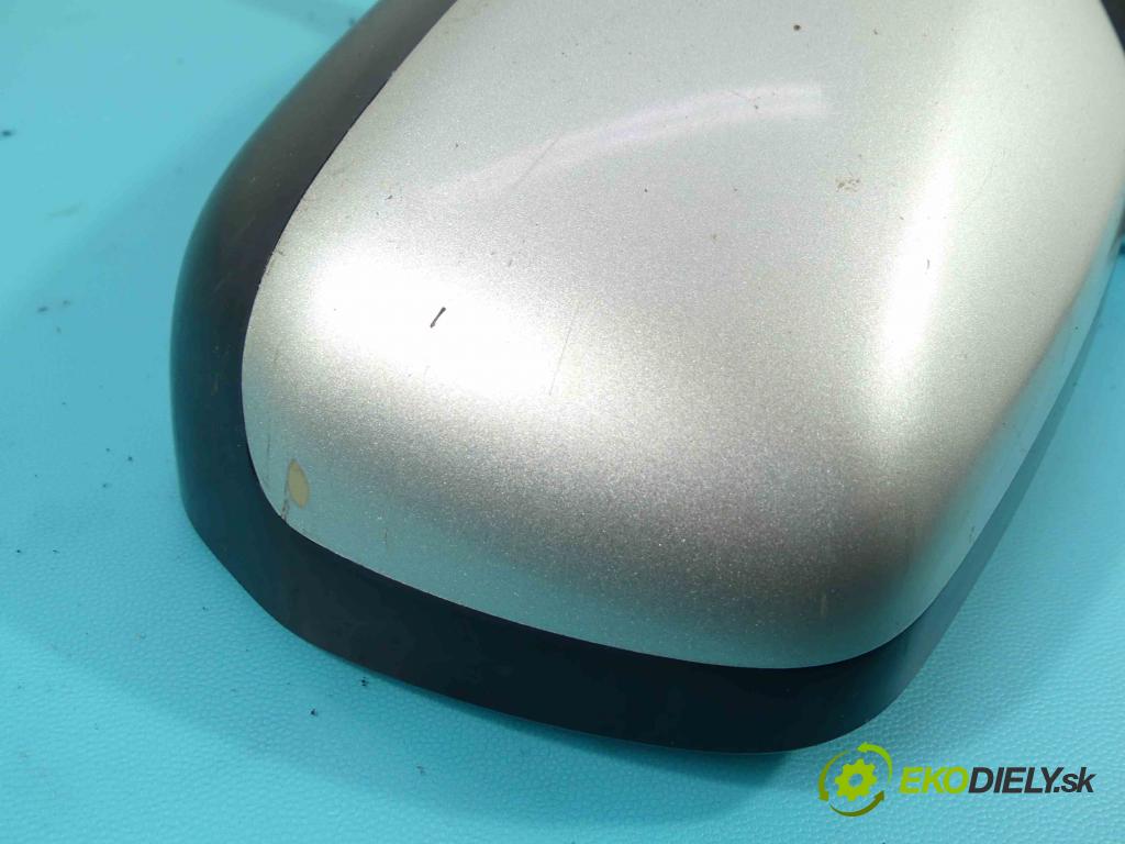 Toyota Corolla Verso I 2001-2004 2.0 D4D 90 hp manual 66 kW 1995 cm3 5- zpětné zrcátko levé  (Klika dveří ostatní)