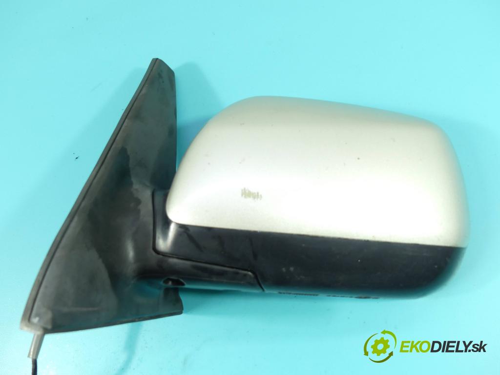 Toyota Corolla Verso I 2001-2004 2.0 D4D 90 hp manual 66 kW 1995 cm3 5- zpětné zrcátko levé  (Klika dveří ostatní)